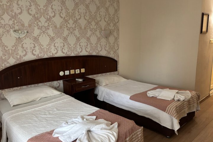 Room 5 of 19