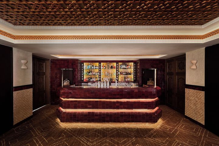Lounge 56 of 63