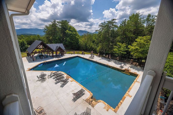 Pool 107 of 120