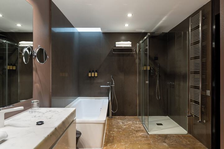 Room 8 of 31