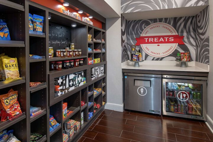 Snack bar