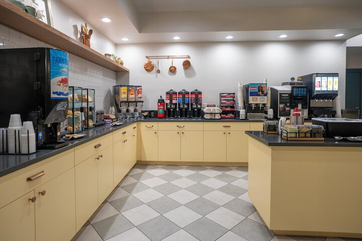 Breakfast/Coffee Service 22 of 28