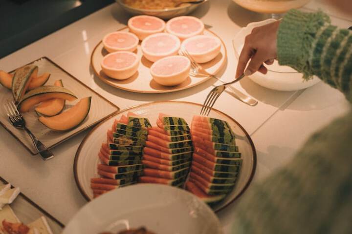 Dining 44 of 52
