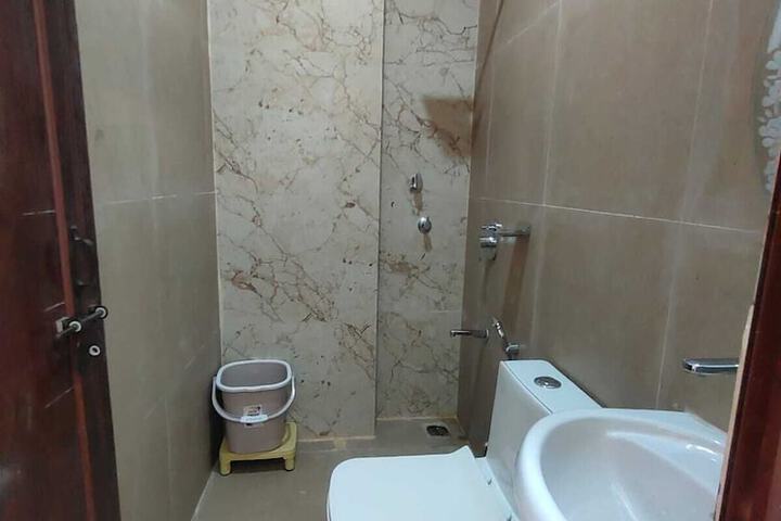 Room 15 of 15