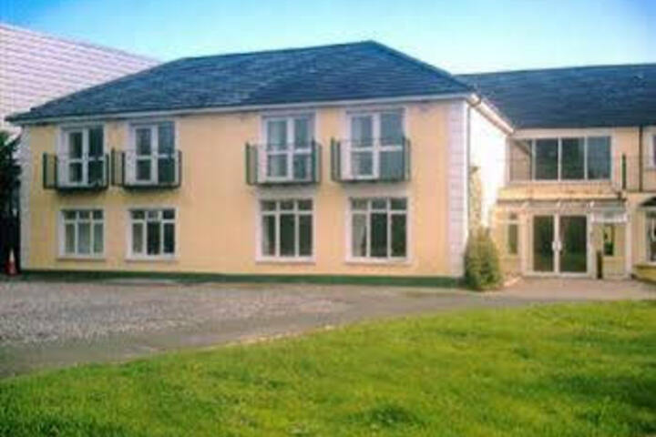GLENMORE HOUSE