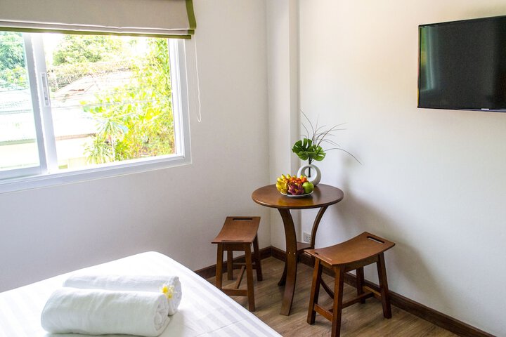 Room 2 of 17