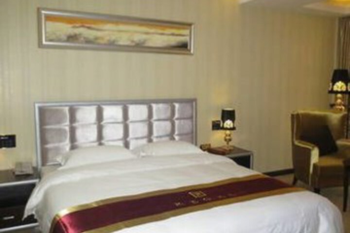 Room 7 of 10