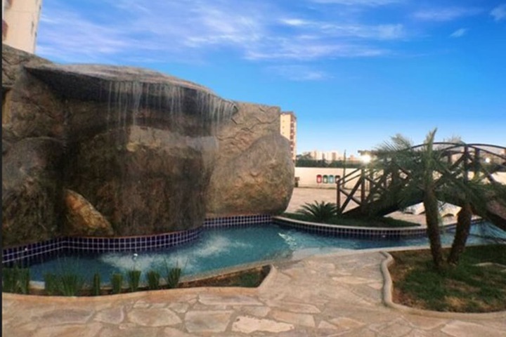 Pool 31 of 39