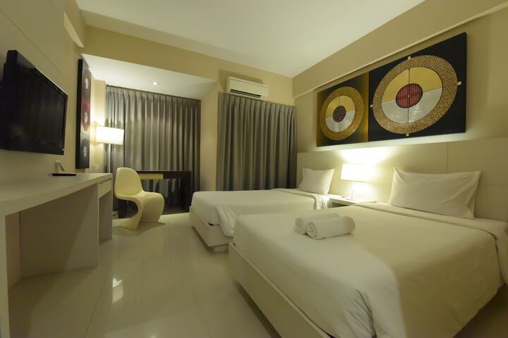 Room 32 of 63