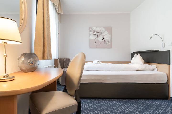 Room 28 of 101