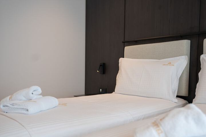 Room 85 of 142