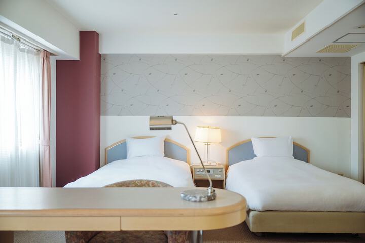 Room 11 of 50