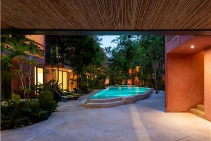 Pool 23 of 36