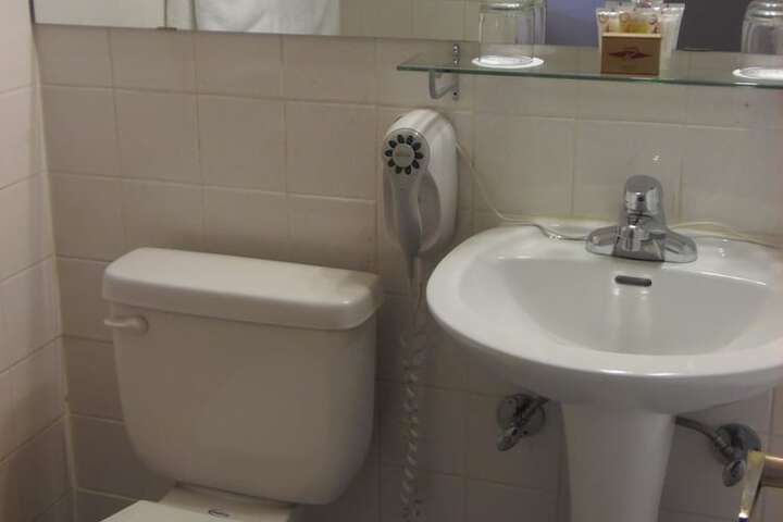 Bathroom sink