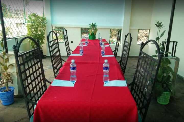 Dining 7 of 14