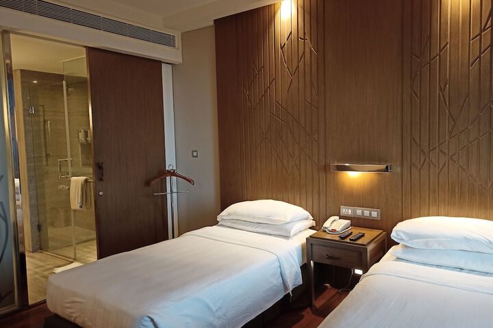 Room 13 of 92