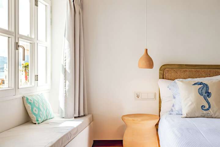 Room 30 of 157