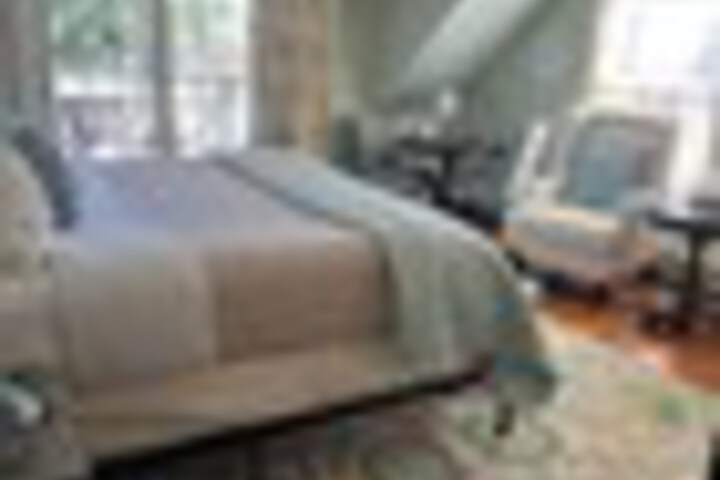 Room 32 of 297