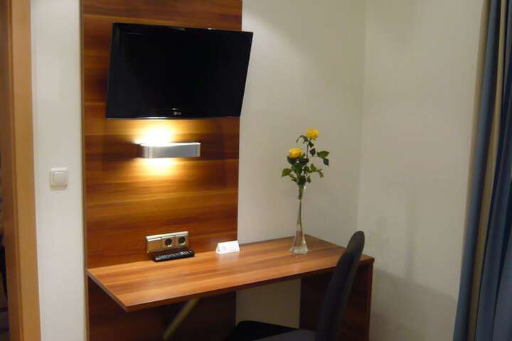 Room 7 of 50