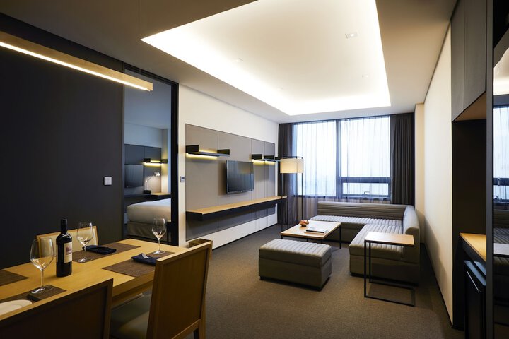 Room 18 of 30