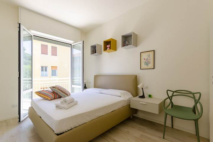 Room 2 of 30