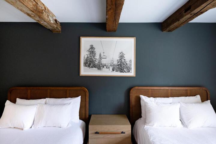 2 Double Beds (2 of 4)