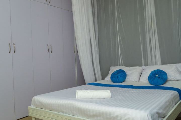 Room 2 of 29