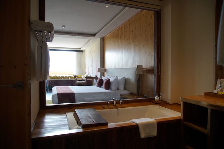 Room 15 of 62