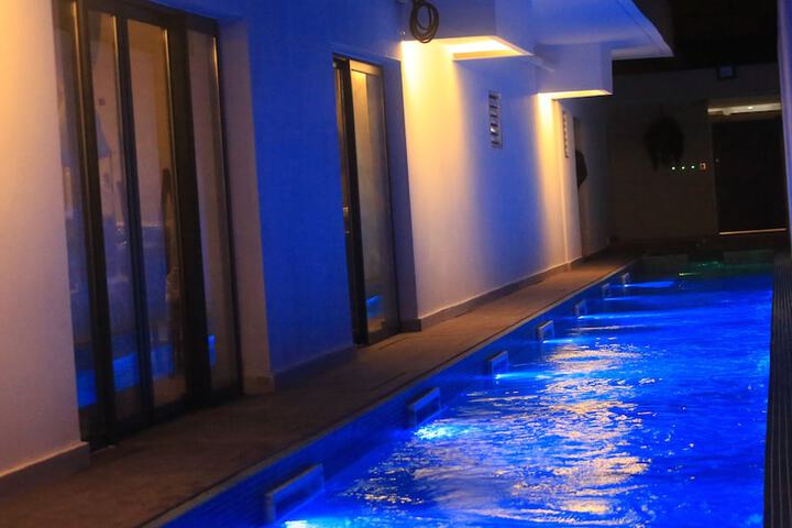 Pool 40 of 109