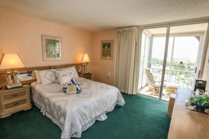 Room 16 of 18