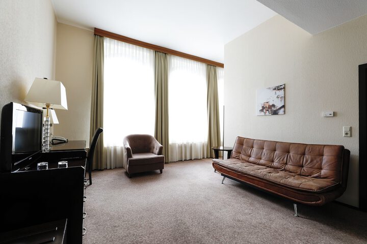 Room 23 of 40