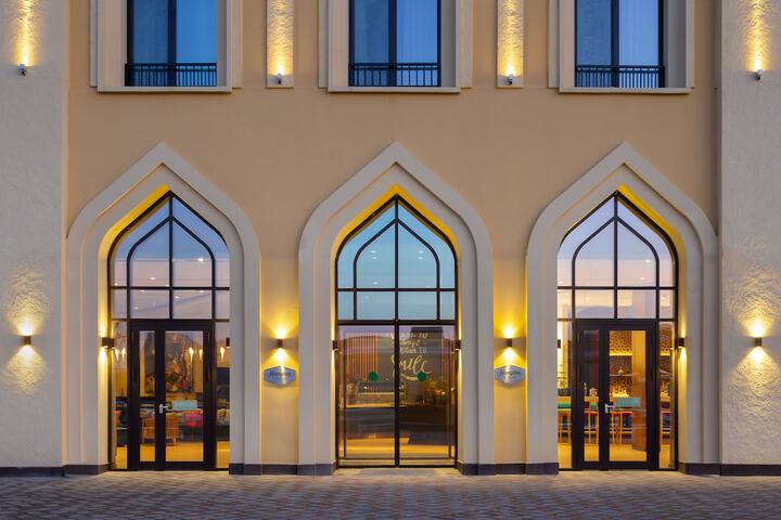 Hotel Exterior 34 of 38