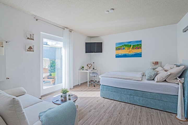 Room 2 of 38