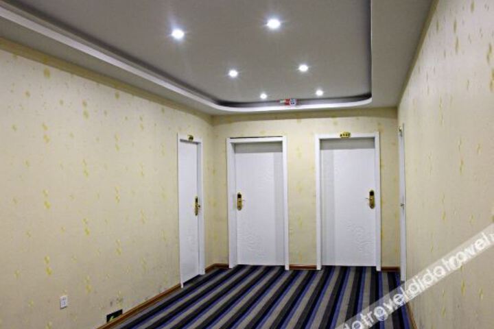 Hotel Interior 8 of 19