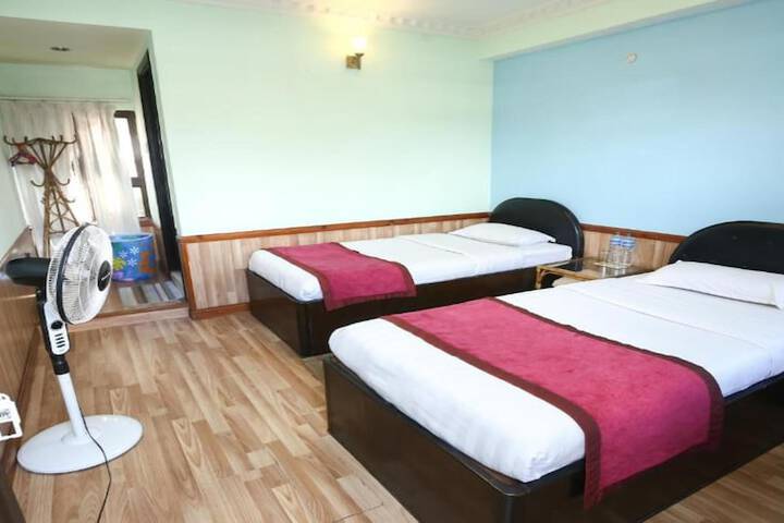 Room 4 of 11