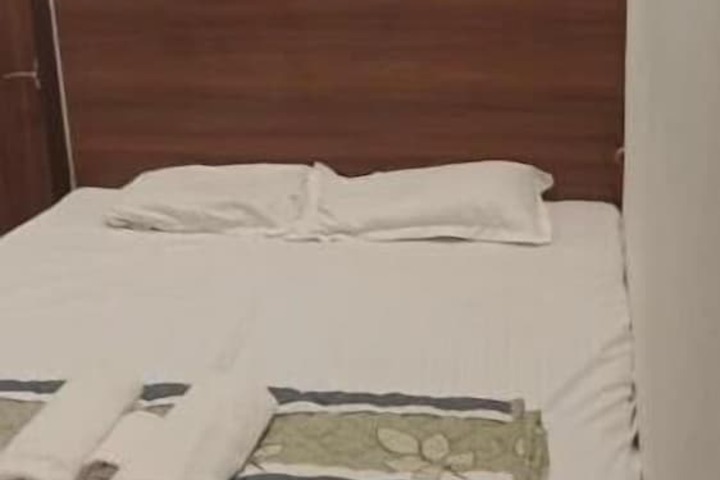 Room 6 of 19