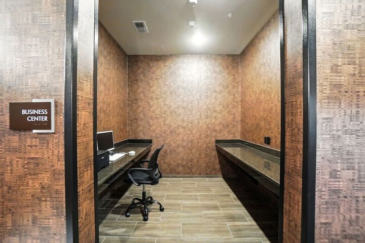 Business Center 96 of 109