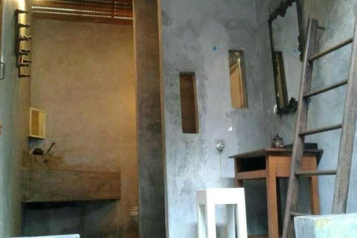 Room 43 of 72