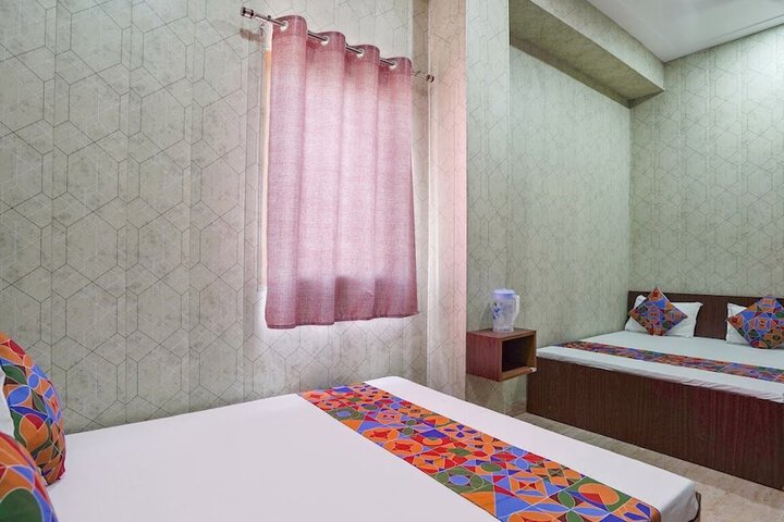 Room 13 of 28