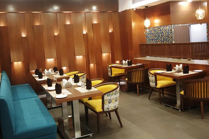 Dining 30 of 55
