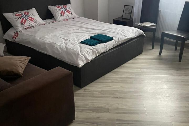 Room 5 of 35