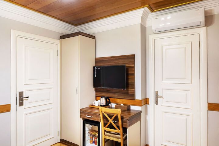 Room 5 of 39