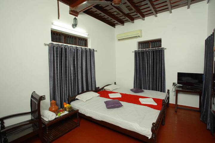 Room 12 of 15