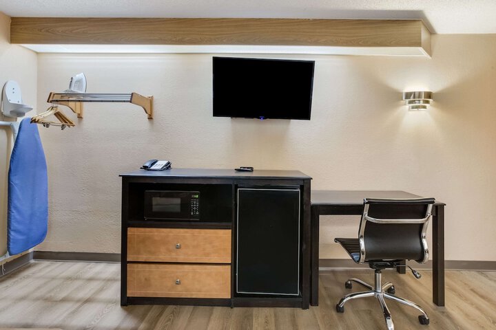 2 Double Beds (5 of 9)