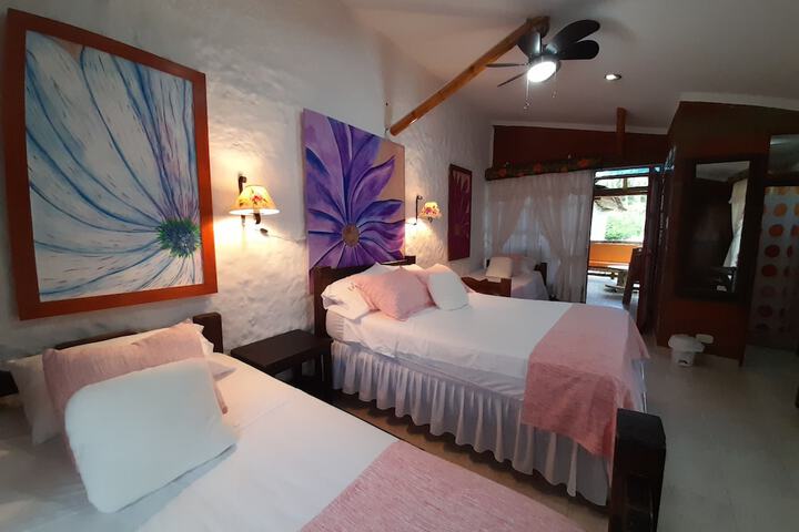 Room 6 of 28
