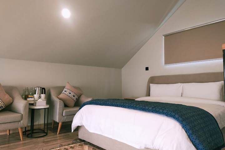 Room 21 of 54