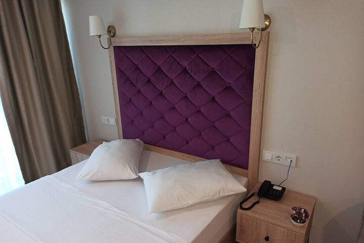 Room 8 of 62