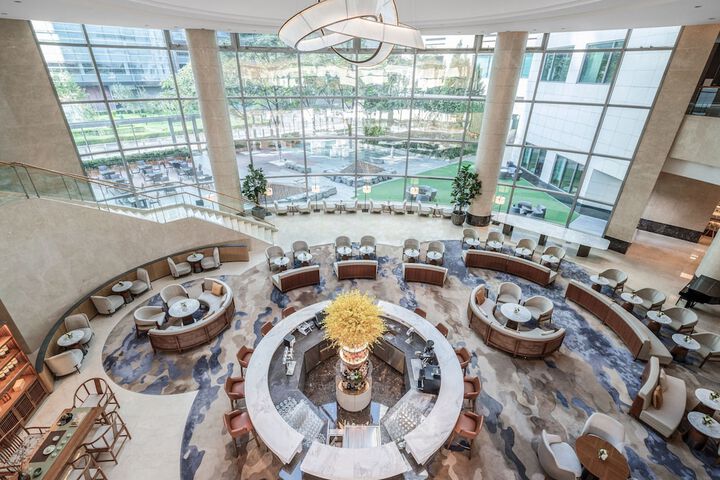 Entrance & Lobby