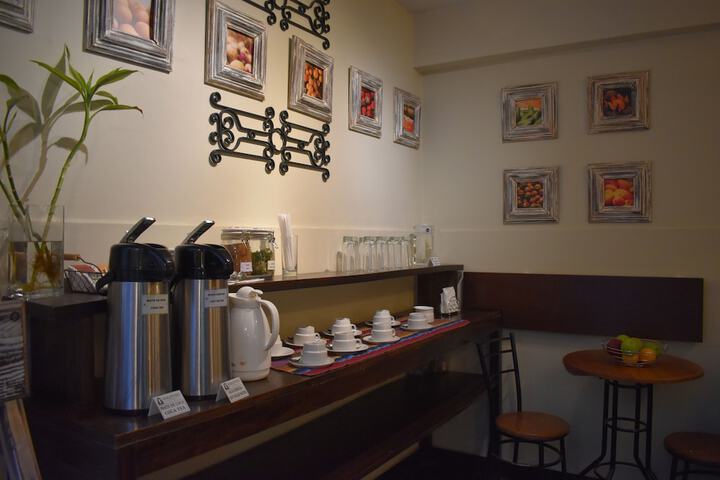 Breakfast/Coffee Service 68 of 108