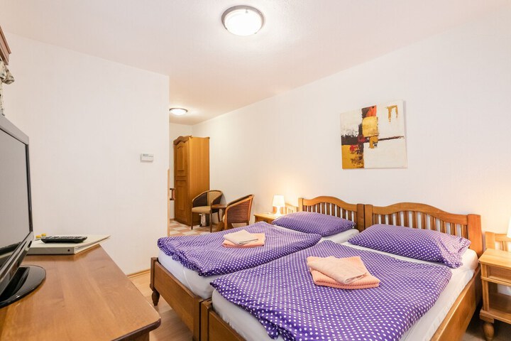 Room 45 of 128